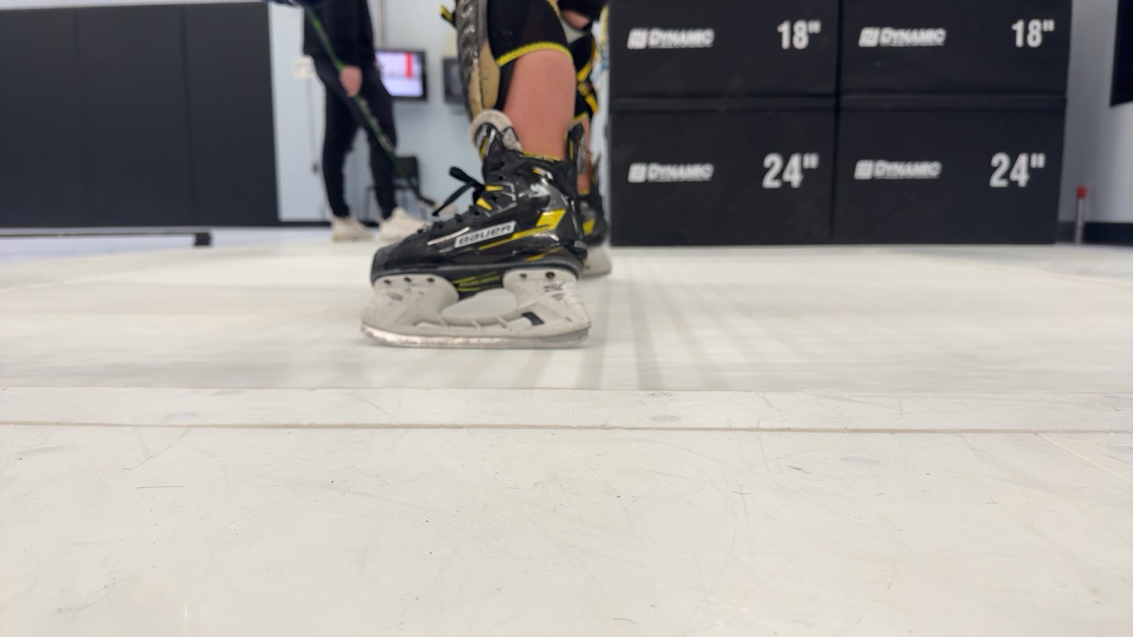 Single skate sharpening at the Hockeyology Skate Lab